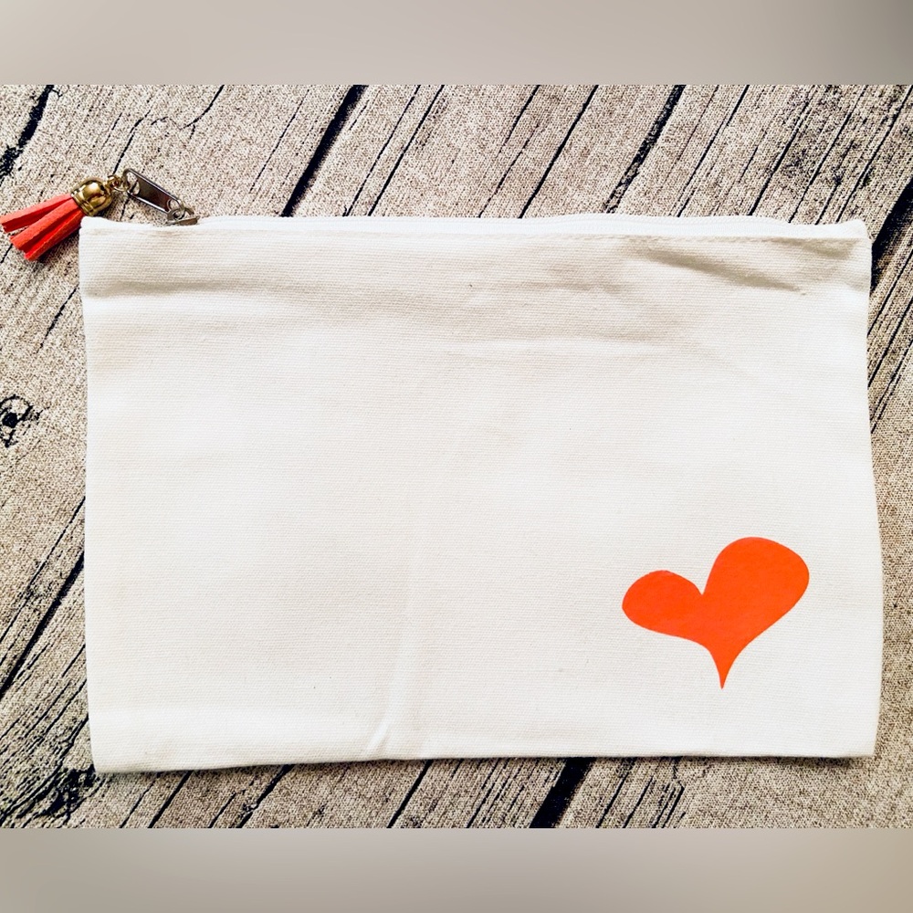 NWT! White cotton canvas zippered pouch with cute heart vinyl print and tassel